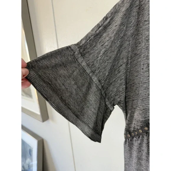 CATO Plus Size Charcoal Bell Sleeved Top W/ Grommet Accents Very Unique 18/20 - Picture 2 of 7